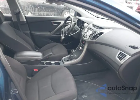 2016 Hyundai Elantra Value Edition z USA, uszkodzony, nr VIN KMHDH4AE5GU621292